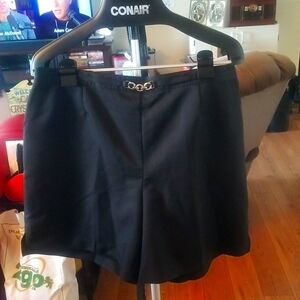 10/$10   Tradition Black Shorts 16P